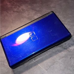 Blue Nintendo DS